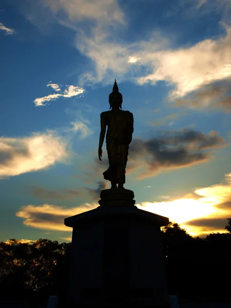 Silhouette buddha staty — Stockfoto