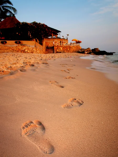 Footprints on the beach. — Stock Photo, Image