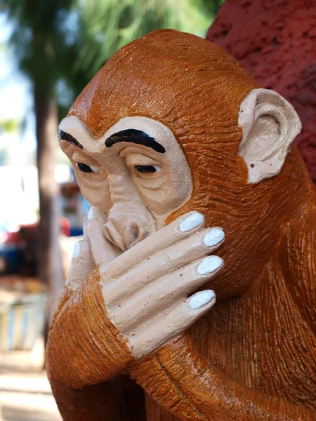 Escultura tailandesa de mordaça de macaco — Fotografia de Stock