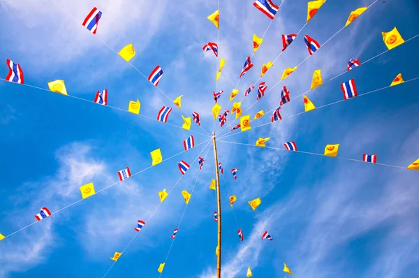 Thailändische Flagge blauer Himmel — Stockfoto