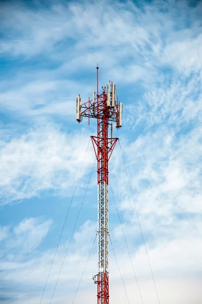 Antenas de comunicación celular —  Fotos de Stock