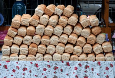 ekmek somunları tablo satırları