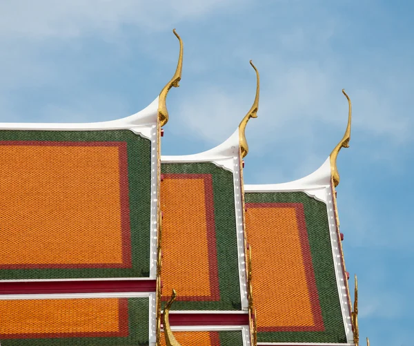 Roof of Wat Pho temple in Bangkok, Thailand. — Stock Photo, Image