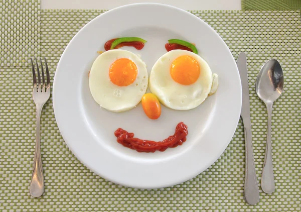 Happy Face Friture oeufs petit déjeuner — Photo