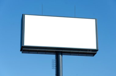 boş billboard yeni reklam ve mavi gökyüzü için hazır