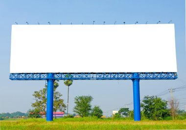 Boş ilan panosu yeni reklam için hazır.