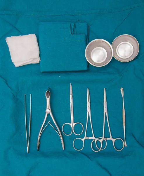 Surgeon and Surgical instruments in operation — Stock Photo, Image