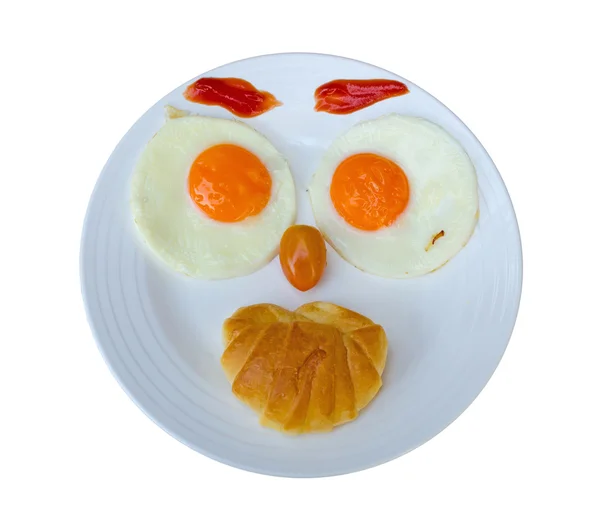 Happy Face Frying Eggs pequeno-almoço isolado no fundo branco — Fotografia de Stock
