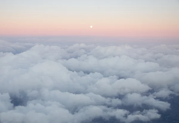 Vista aérea de Nubes Doradas en la Puesta del Sol —  Fotos de Stock