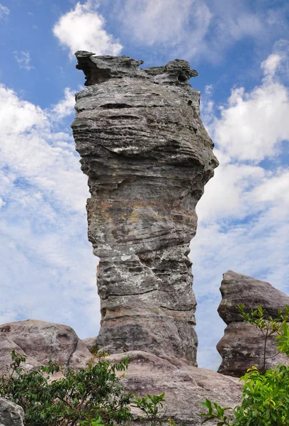 Stonehenge i thailand på nationalparken isolera på vit — Stockfoto
