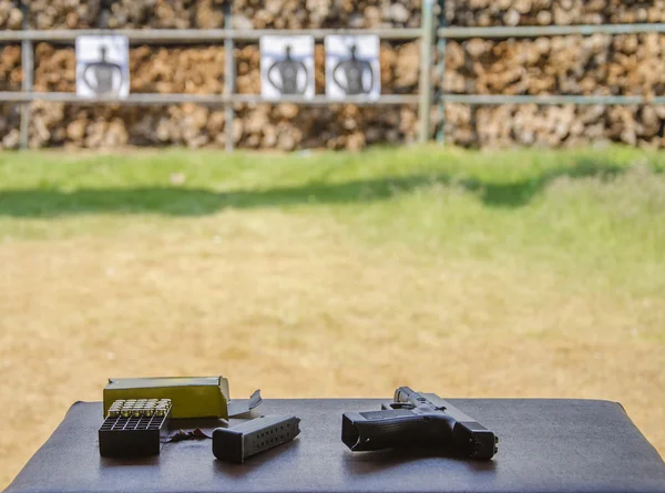 Outdoor gun shooting of target range — Stock Photo, Image