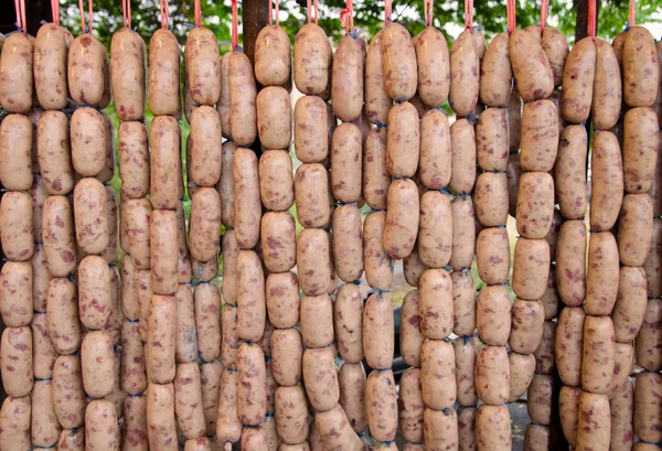 Salsichas de porco comida de nativo na Tailândia — Fotografia de Stock