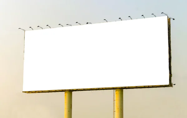 Cartellone bianco pronto per la nuova pubblicità — Foto Stock