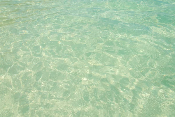 Jasne wody w morzu na tropikalnej plaży andaman — Zdjęcie stockowe