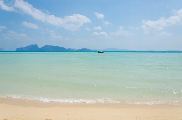 Tropical beach Andaman Sea, Thailand. — Stock Photo, Image