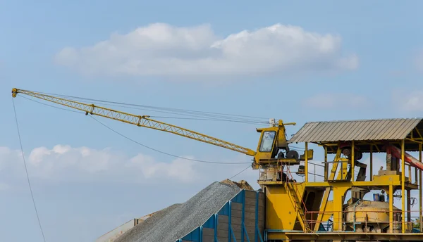 Fábrica de cemento una torre de cemento mezclador — Foto de Stock