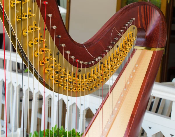 müzik aleti bir parçası olarak adlandırılan harp
