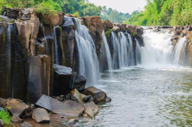 Tad pha souam şelale, bajiang Milli Parkı, paksa Güney laos