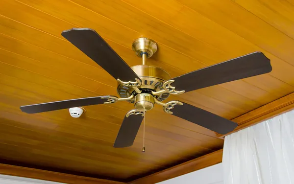 Ceiling fan in bedroom — Stock Photo, Image