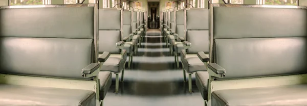 Κάθισμα μέσα το κλασικό τρένο — Φωτογραφία Αρχείου