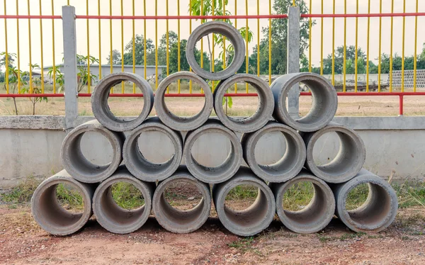 Impilati tubi di drenaggio calcestruzzo — Foto Stock