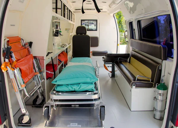 Inne i en ambulans för sjukhuset — Stockfoto