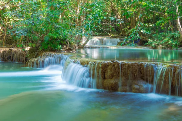 강우림 폭포수 차바우리주에 Huay Mae Kamin Waterfall National Park — 스톡 사진