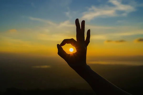 Sign Silhouette Beautiful Sunset Mountain Form Woman Okay Shaped Hand — Stock Photo, Image