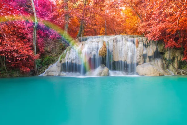 Şelale Erawan Şelalesi Ulusal Parkı Ndaki Ormanın Derinliklerinde — Stok fotoğraf