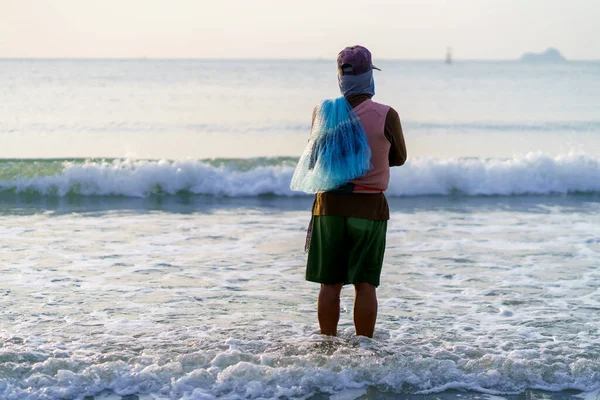 Pescatori Stanno Preparando Reti Pesca Sulla Spiaggia Andaman Sea0 Thailandia — Foto Stock