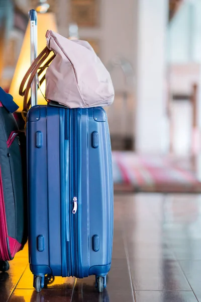 Reizigers Bagage Koffer Wachten Lobby Van Het Hotel Concept Van — Stockfoto