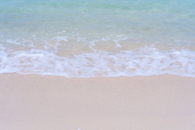 Andaman Denizi Tayland 'da güzel tropik sahil denizi ve kum.