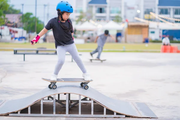 Child Kid Girl Playing Surfskate Skateboard Skating Rink Sports Park — Stock Photo, Image