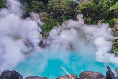 kaplıca (Hell) mavi su Umi-Zigoku Beppu Oita, Japonya
