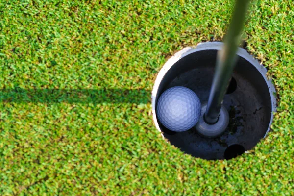 Golfboll Mugghål Golfbana — Stockfoto