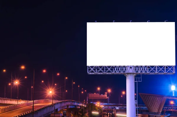 Werbetafel Oder Werbeplakat Auf Der Autobahn Der Dämmerung Für Werbekonzept — Stockfoto