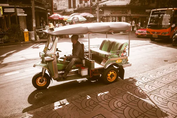 2017 Bangkok Thaïlande Traditionnel Tuk Tuk Arrêt Attente Passager Dans — Photo