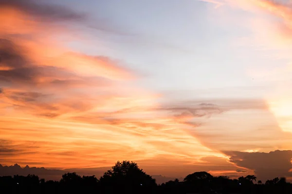 Bel Cielo Tramonto Sopra Nuvole Arancio Cielo Tramonto Bellissimo Cielo — Foto Stock