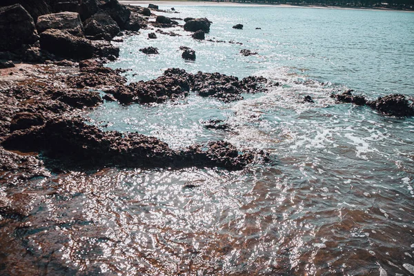 Escenas Del Horizonte Roca Playa Calma Mar Azul Agua Océano — Foto de Stock