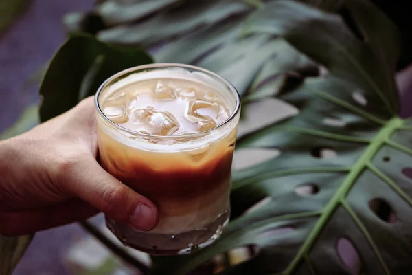 Hand Hold Iced Latte Coffee Tall Glass Cold Summer Drink — Stok fotoğraf