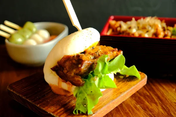 Pães Hirata Pães Cozidos Vapor Japoneses Cheios Chashu Porco Tempura — Fotografia de Stock