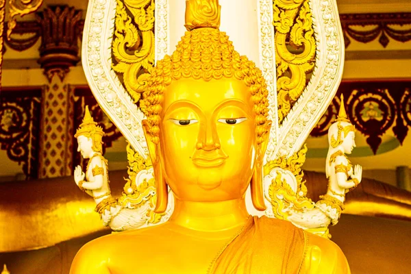 Close Face Golden Buddha Statue Religiuus Asian Temple — Stock fotografie