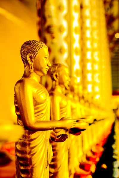 Close Row Golden Buddha Statue Asia Temple Culture Religion — Stok fotoğraf