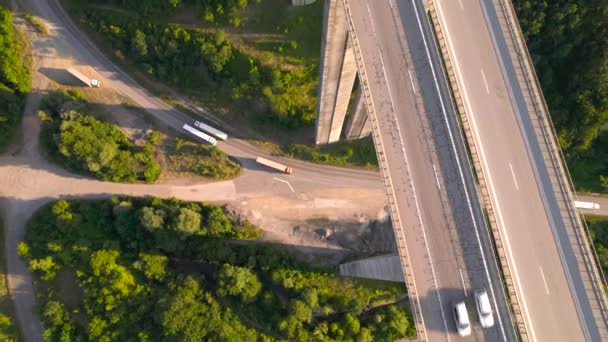 Beautiful Highway Bridge Mountains Cars Driving Viaduct Summer Traffic Aerial — Stockvideo