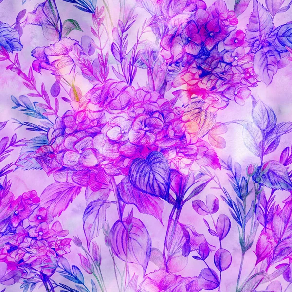 Sömlös textil mönster med hortensia blommor ritade med en akvarell penna på en lila bakgrund — Stockfoto