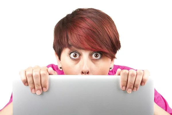 Vrouw met laptop verbaasd — Stockfoto