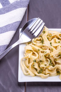 Fesleğenli Tagliatelle