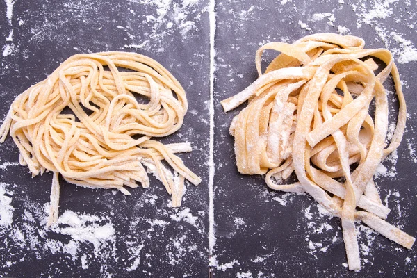 Spaghetti and tagliatelle — Stock Photo, Image