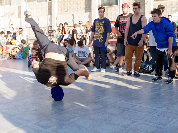 Dancer with head — Stock Photo, Image