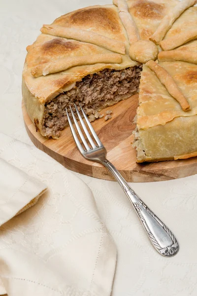 Kanadalı etli börek